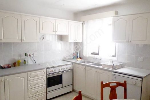 Продается 3 комнатная квартира в Кирении на Кипре