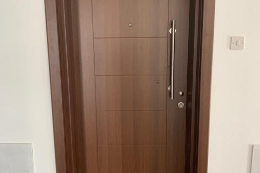 Сдается целое здание в Кирении (13 квартир 2 + 1)