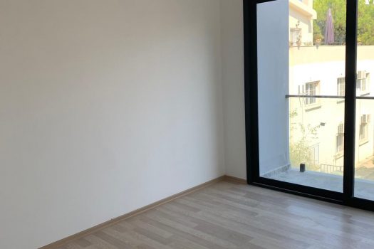 Сдается целое здание в Кирении (13 квартир 2 + 1)