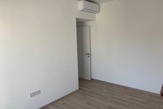 Сдается целое здание в Кирении (13 квартир 2 + 1)