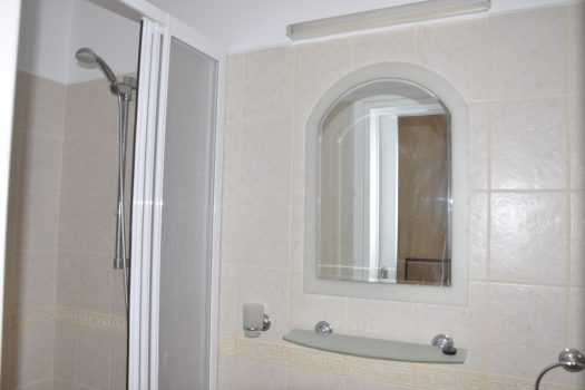 Продается 6-спальная вилла в Искеле