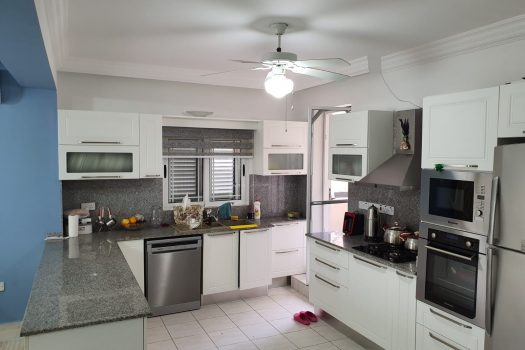 3-комнатная квартира на продажу в Центральной Кирении