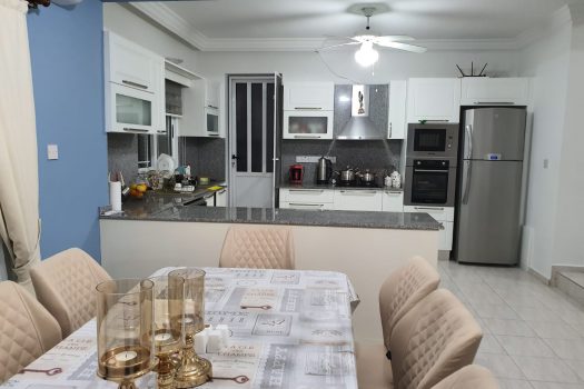 3-комнатная квартира на продажу в Центральной Кирении