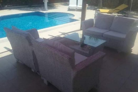 Продается 4 спальная вилла в Эсентепе / Кирения