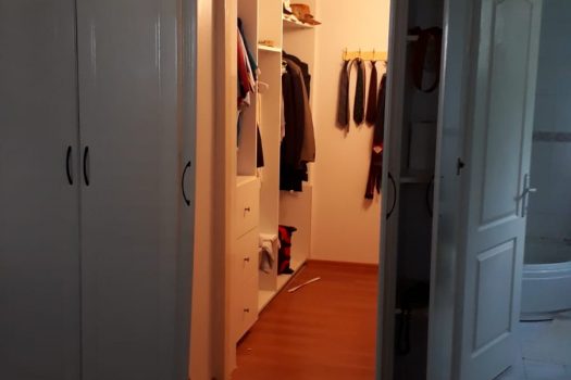 ПРОДАЕТСЯ БОЛЬШАЯ ОТДЕЛЕННАЯ ВИЛЛА