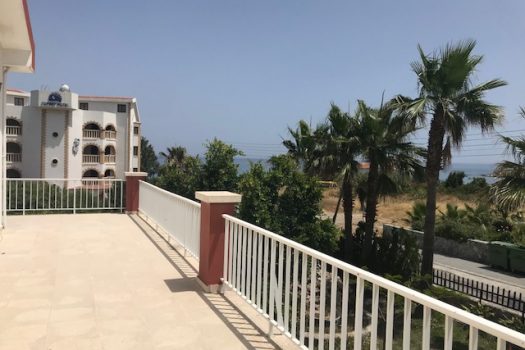 ПРОДАЕТСЯ БОЛЬШАЯ ОТДЕЛЕННАЯ ВИЛЛА