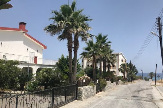 ПРОДАЕТСЯ БОЛЬШАЯ ОТДЕЛЕННАЯ ВИЛЛА