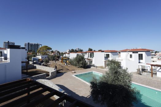 ПРОДАЕТСЯ ВИЛЛА С СУПЕР РОСКОШНЫМ БАССЕЙНОМ