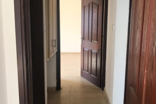 2 спальная квартира в центре Кирении