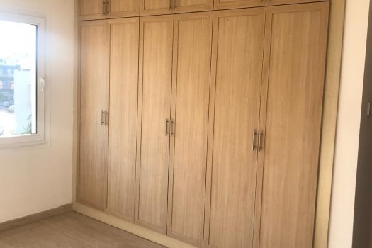 2 спальная квартира в центре Кирении