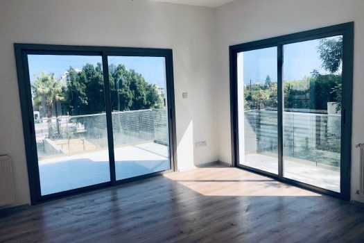 Великолепная вилла 4 + 1 на продажу в центре Кирении.