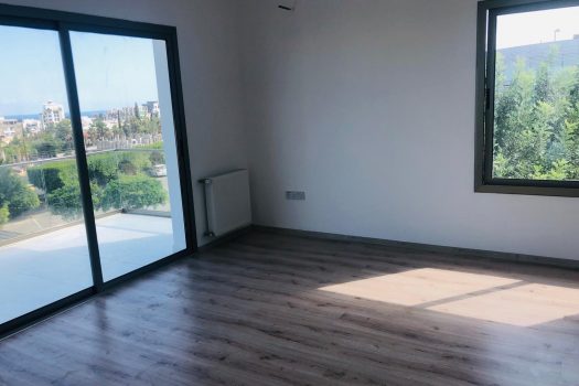 Великолепная вилла 4 + 1 на продажу в центре Кирении.