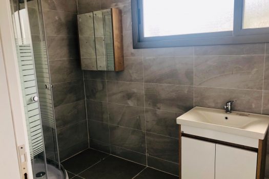 Великолепная вилла 4 + 1 на продажу в центре Кирении.